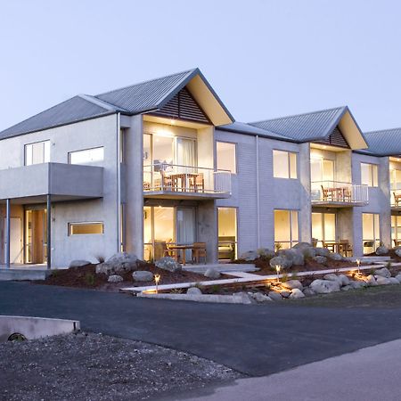 Central Apartments Метвен Екстериор снимка