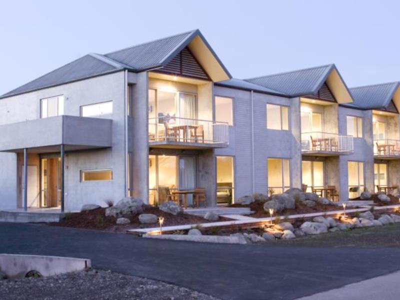 Central Apartments Метвен Екстериор снимка